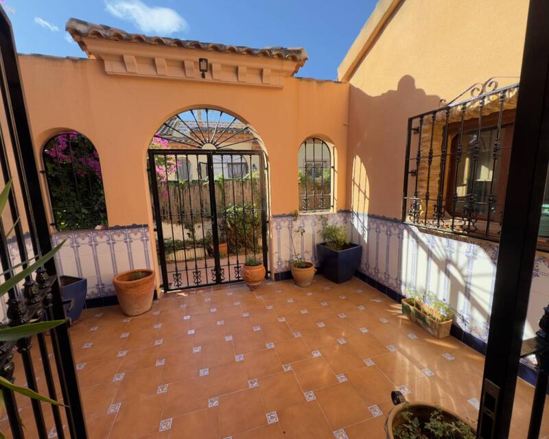 4 Cuarto Villa en venta