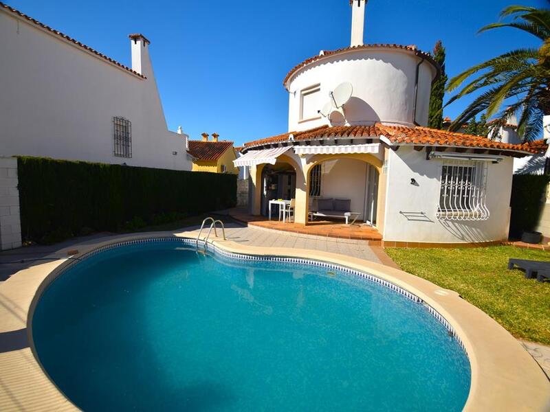 Villa en venta en Oliva, Valencia