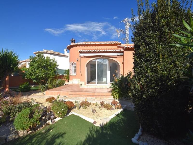 Villa en venta en Denia, Alicante