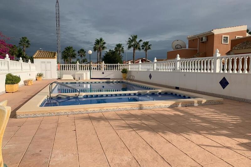 2 Cuarto Villa en venta