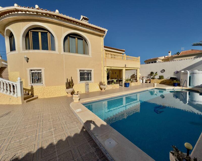 5 bedroom Villa for sale