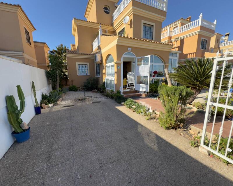 2 Cuarto Villa en venta