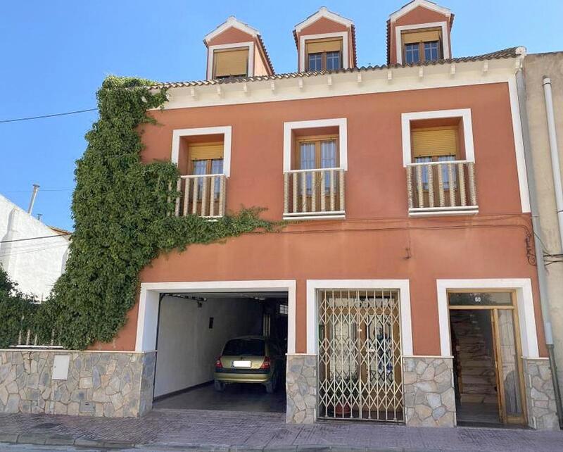 Townhouse for sale in Caudete, Alicante