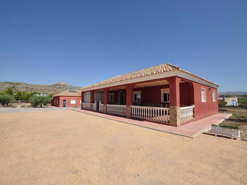 Villa en venta en Sax, Alicante