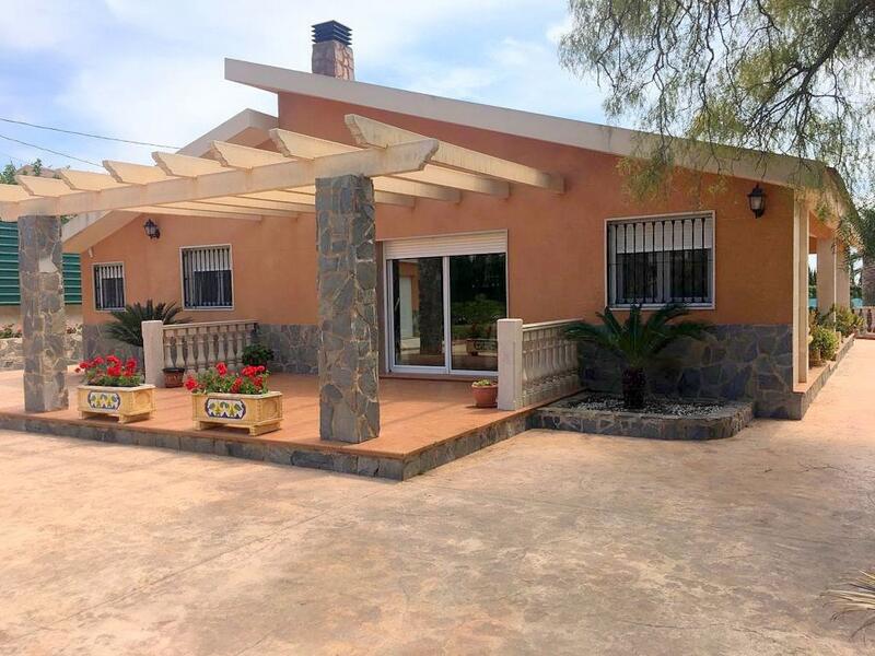 Villa for sale in Novelda, Alicante