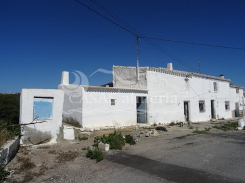 Townhouse for sale in Urcal, Almería