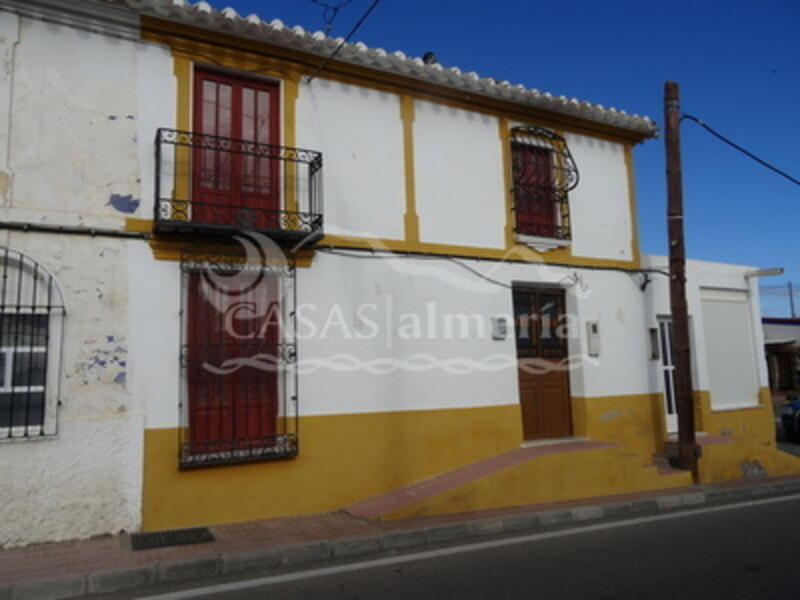 Townhouse for sale in Urcal, Almería