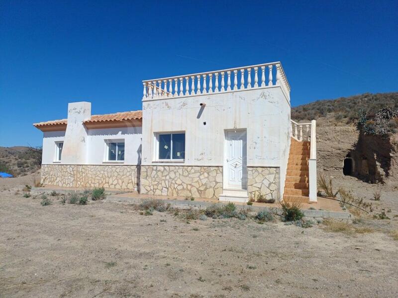Villa for sale in Huercal-Overa, Almería