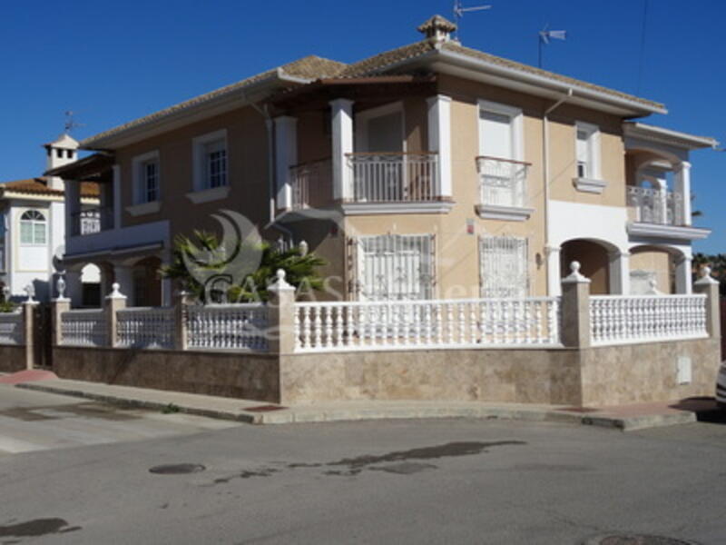 Villa en venta en Huercal-Overa, Almería