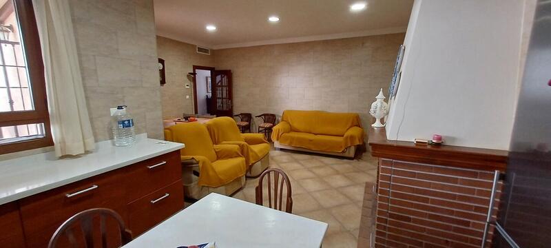 4 bedroom Villa for sale