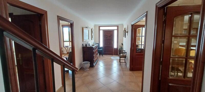 4 bedroom Villa for sale