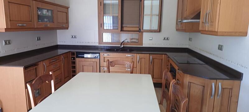 4 bedroom Villa for sale