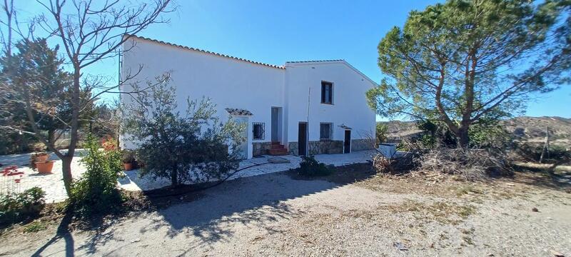 5 bedroom Country House for sale