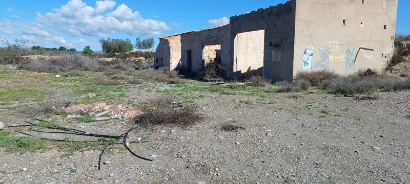 земля продается в El Saltador (Pulpi), Almería