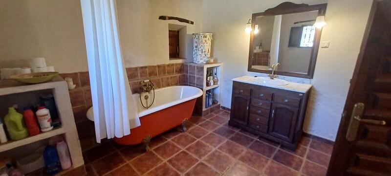 4 bedroom Country House for sale