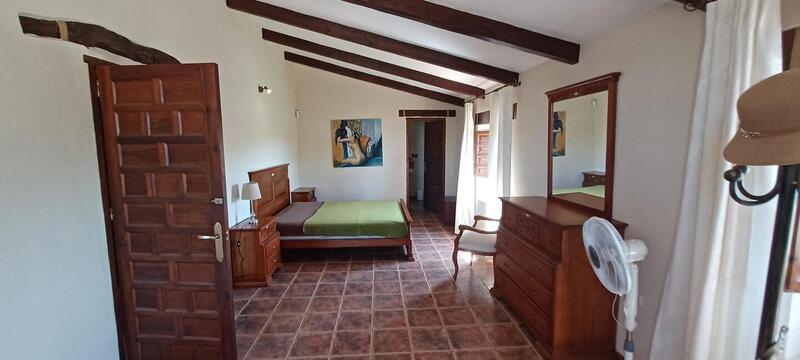 4 bedroom Country House for sale