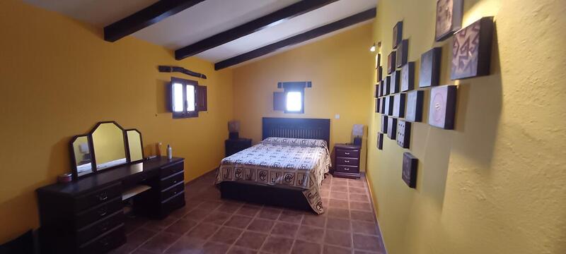 4 bedroom Country House for sale