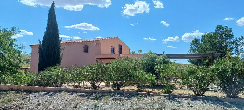 4 bedroom Country House for sale