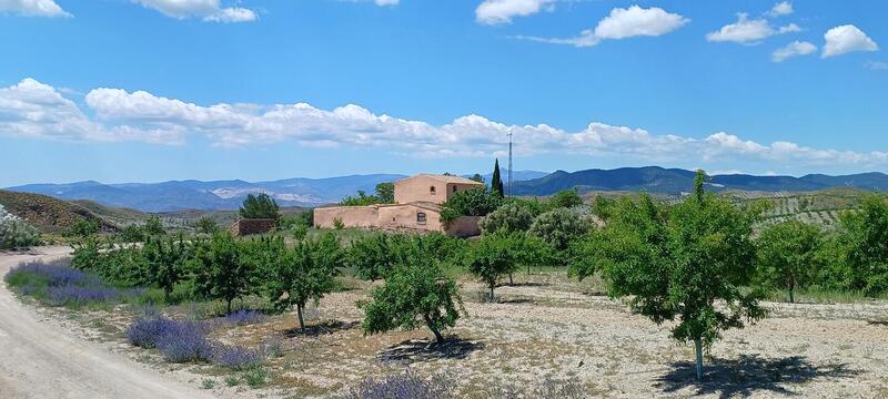 4 bedroom Country House for sale