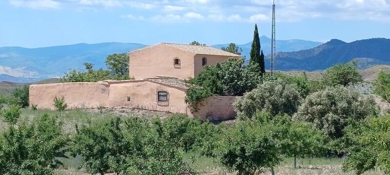 4 bedroom Country House for sale