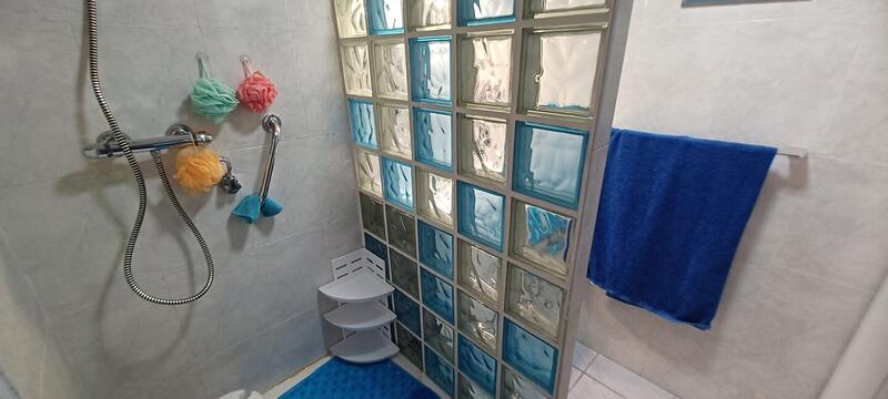 4 slaapkamer Gezinswoning Te koop