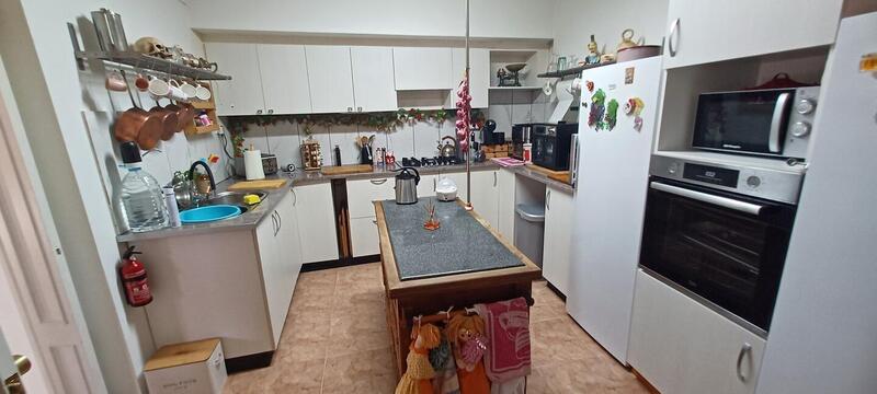 4 slaapkamer Gezinswoning Te koop