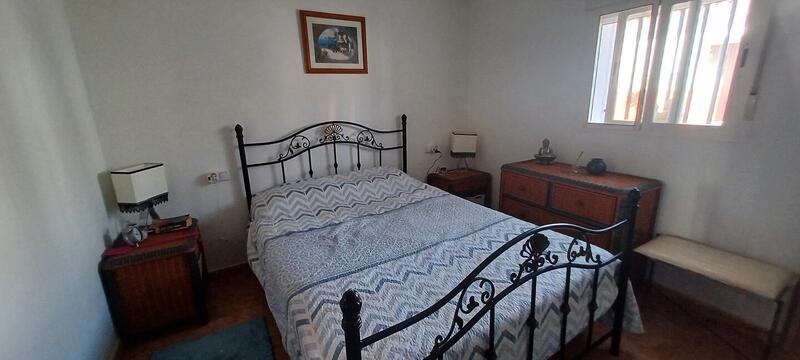 4 slaapkamer Gezinswoning Te koop