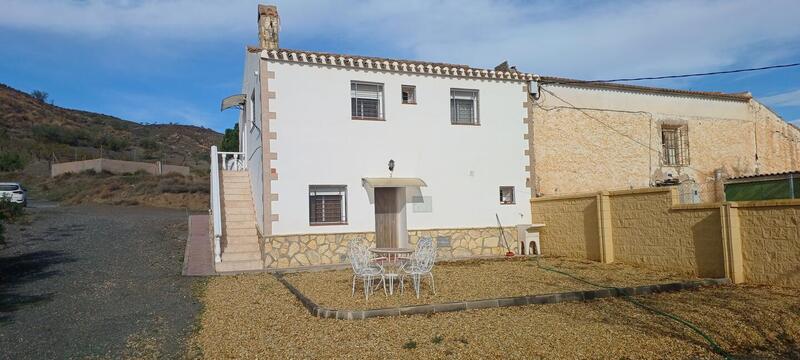 4 bedroom Country House for sale