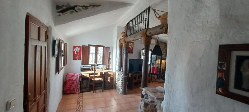 2 bedroom Country House for sale 2 bedroom Country House for sale