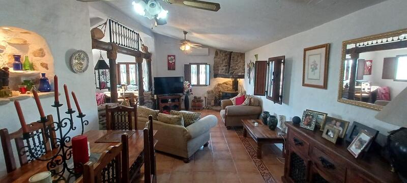 2 bedroom Country House for sale 2 bedroom Country House for sale