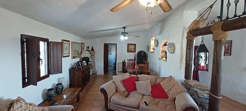 2 bedroom Country House for sale 2 bedroom Country House for sale