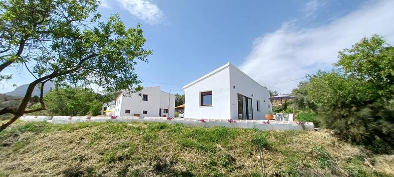 6 bedroom Country House for sale