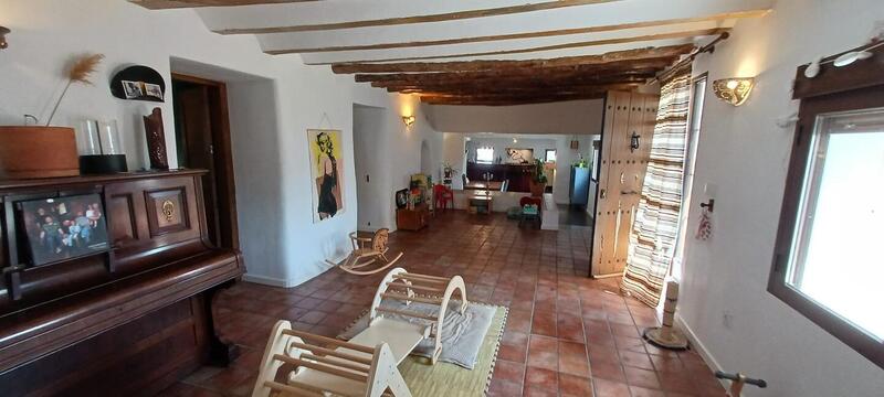 6 bedroom Country House for sale