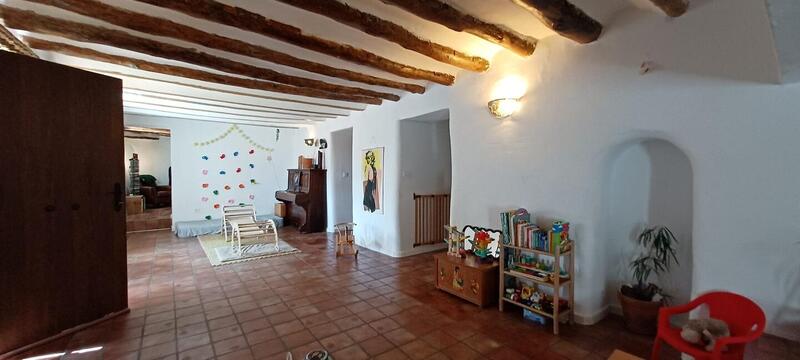 6 bedroom Country House for sale