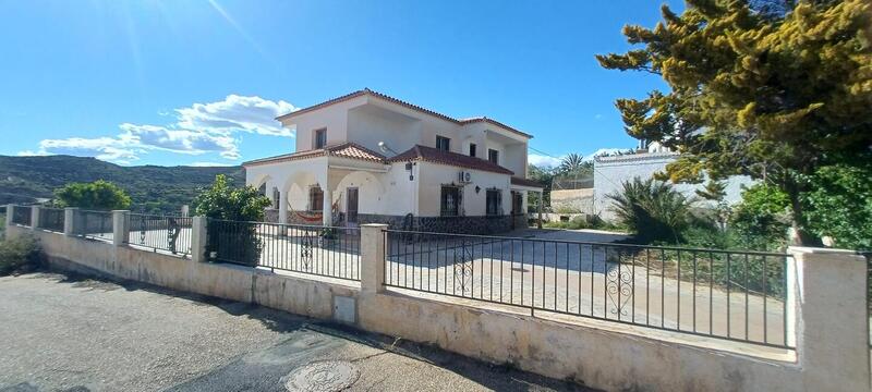 Villa en venta en Taberno, Almería