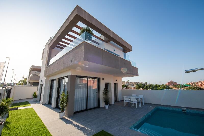 Villa Te koop in Los Montesinos, Alicante