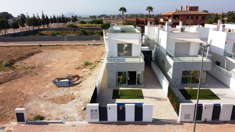 Villa til salgs i Los Alcazares, Murcia