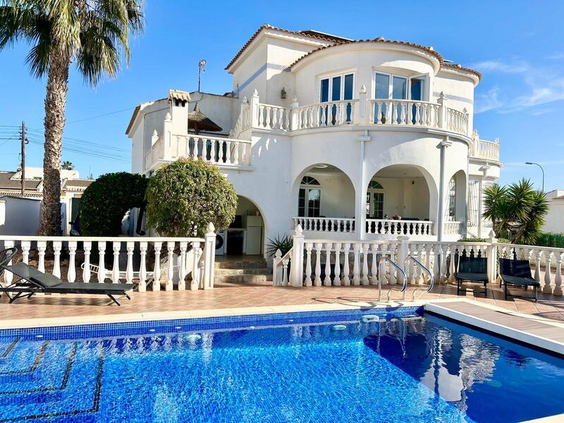 Villa Te koop in Torrevieja, Alicante