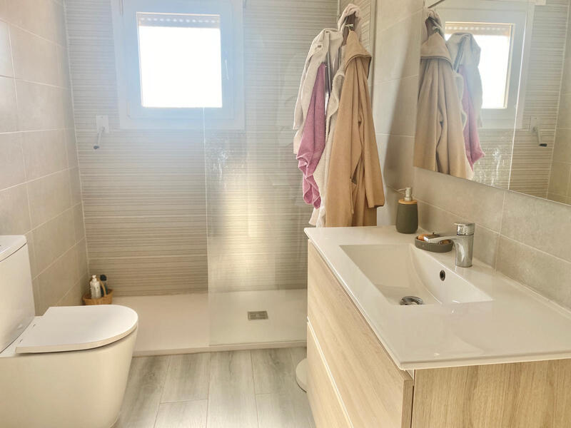 4 slaapkamer Tweezijdig Te koop