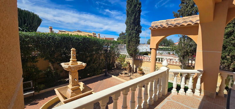 5 bedroom Villa for sale