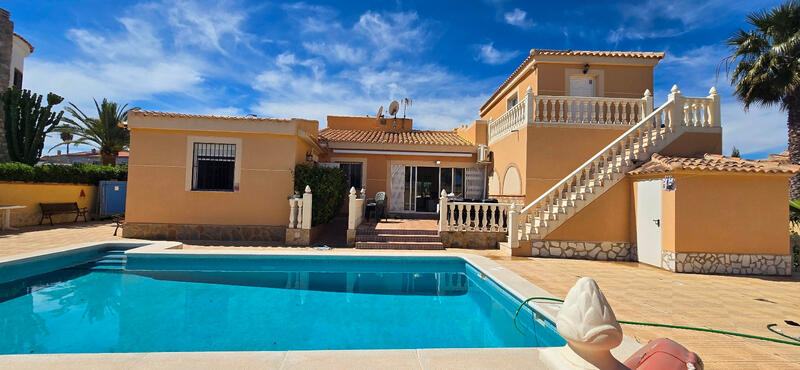 5 bedroom Villa for sale