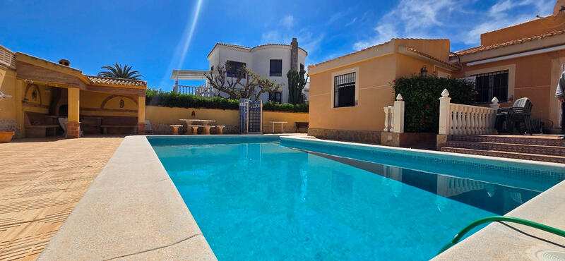 5 bedroom Villa for sale