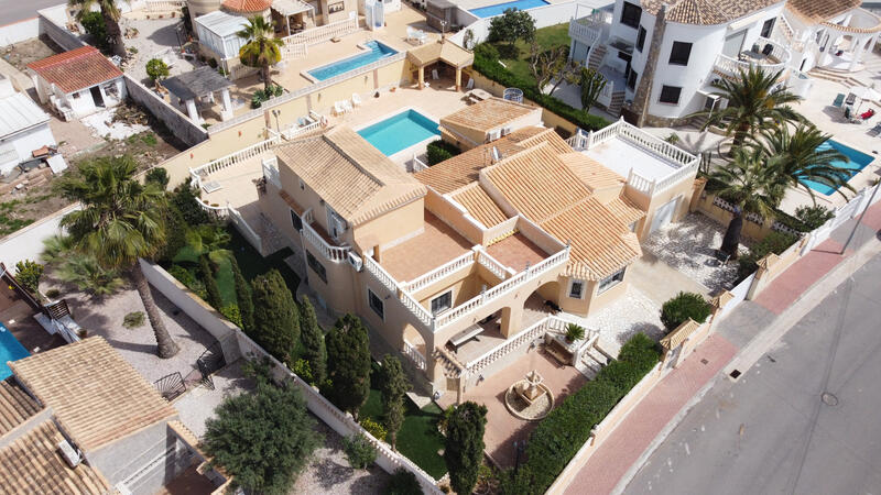 5 bedroom Villa for sale