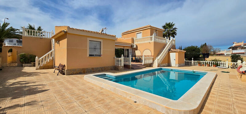 5 bedroom Villa for sale