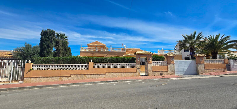 5 bedroom Villa for sale