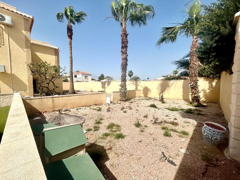 6 bedroom Villa for sale