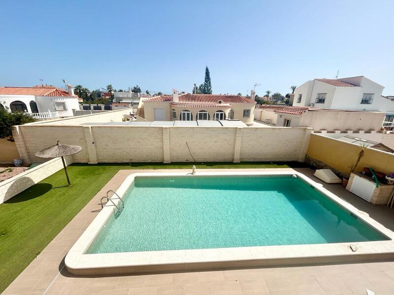 6 bedroom Villa for sale