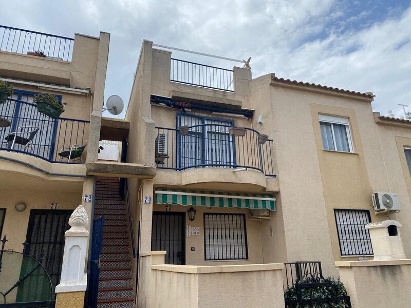 Villa til salg i Torrevieja, Alicante