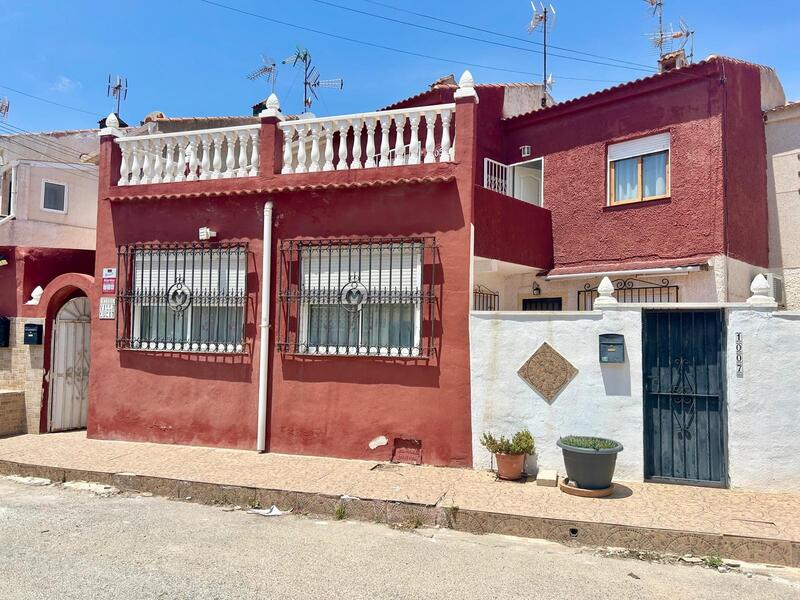 вилла продается в Torrevieja, Alicante