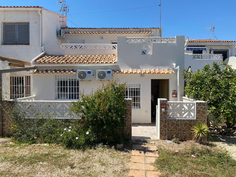 Rekkehus til salgs i Torrevieja, Alicante